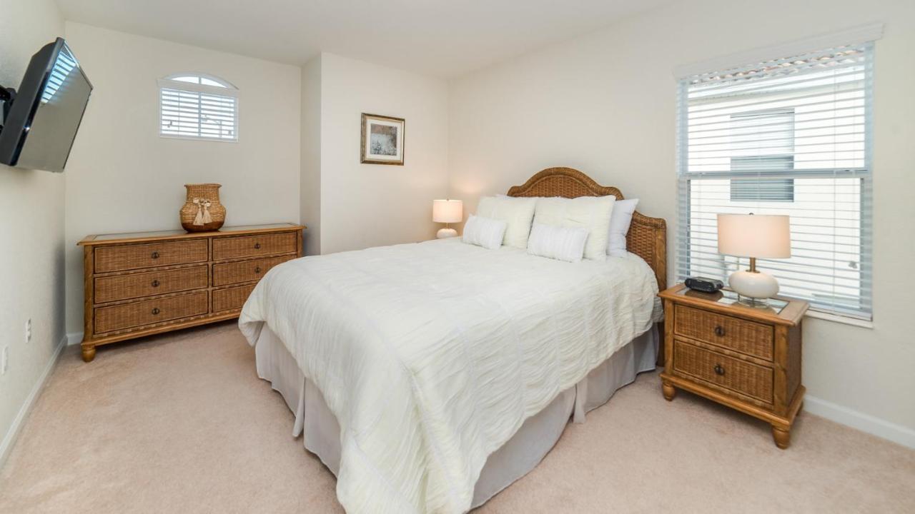 2566 Archfeld * Kissimmee