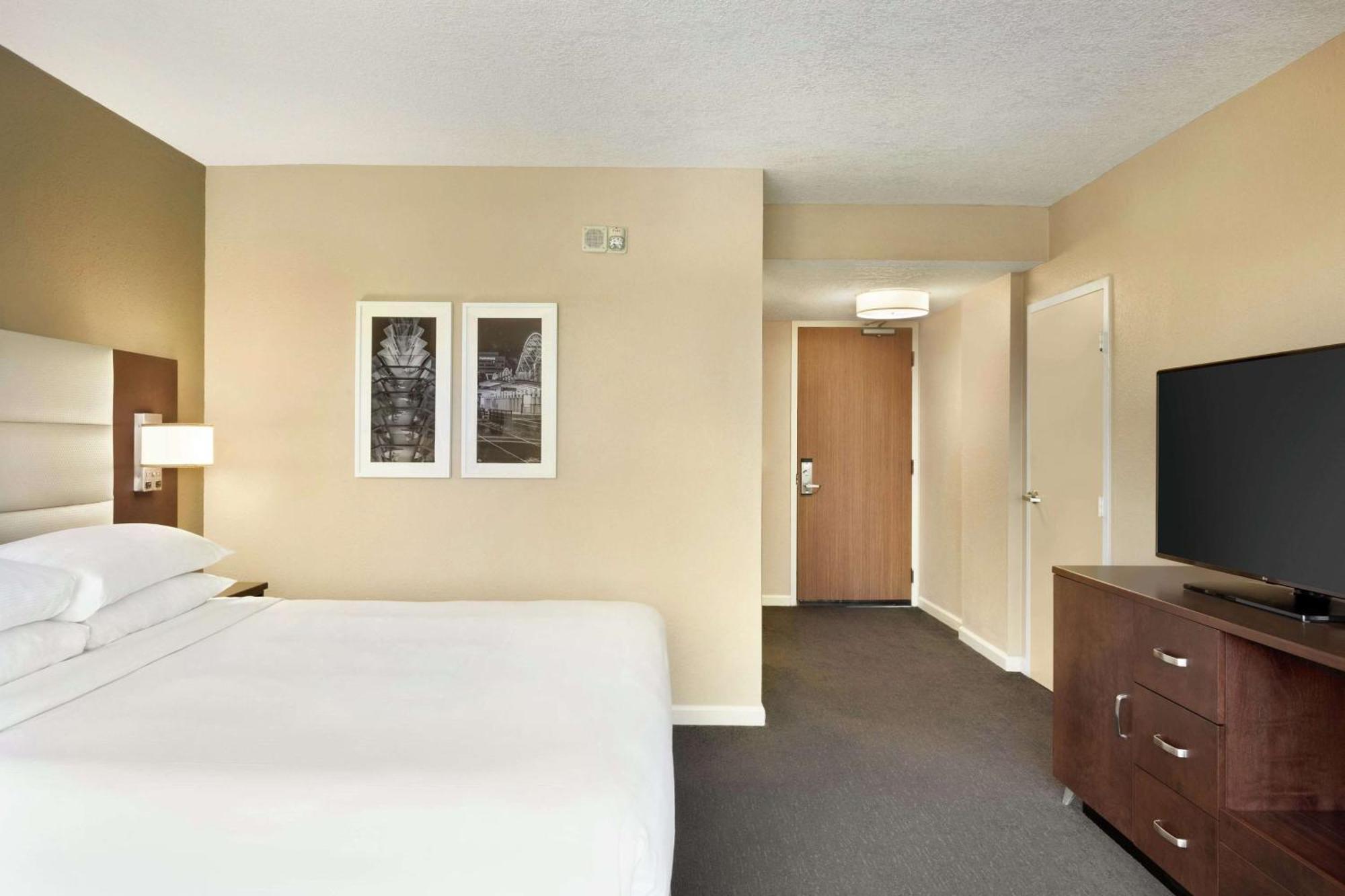 Hotel Doubletree By Hilton Downtown 4*