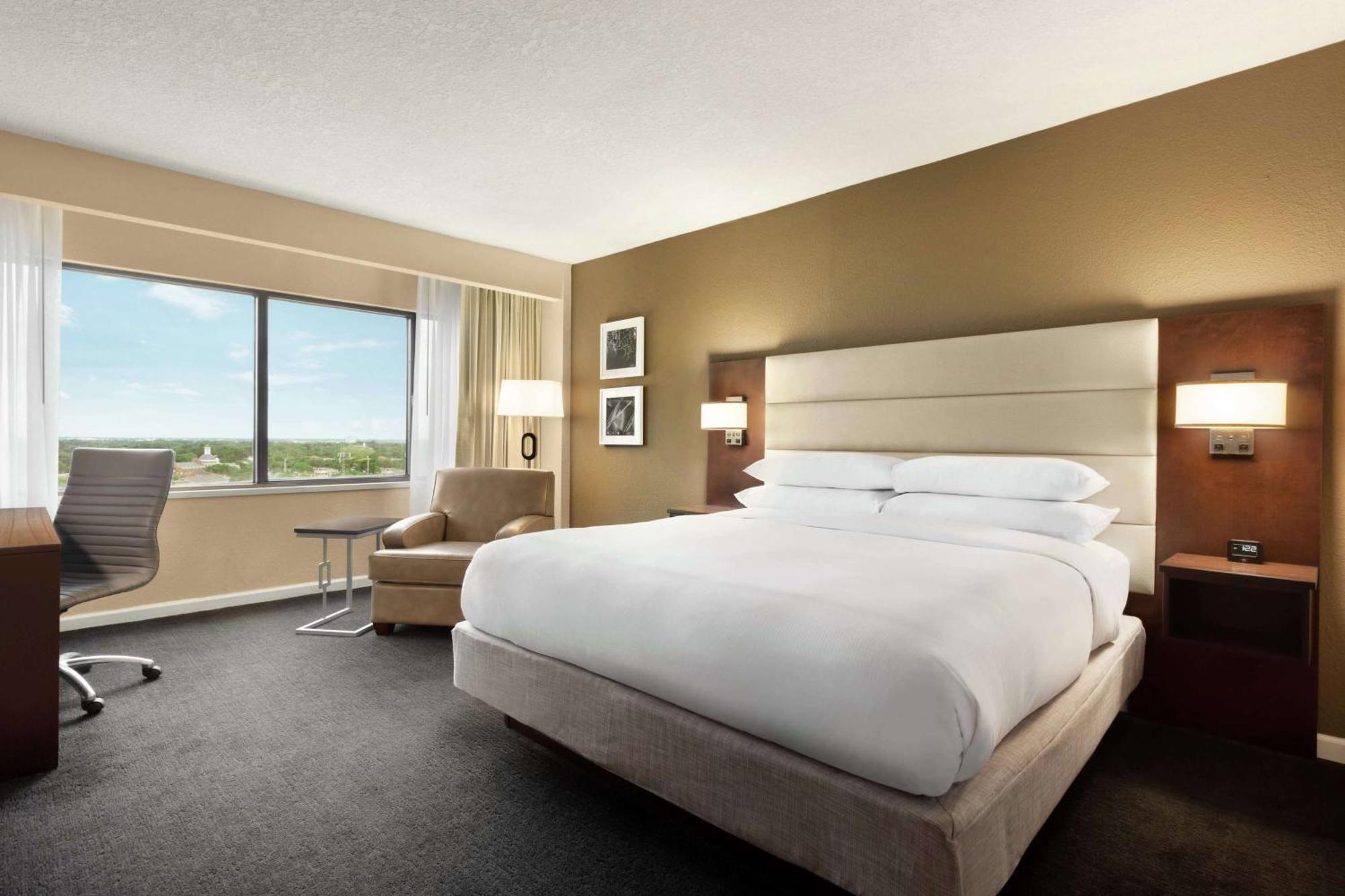 Doubletree By Hilton Downtown Hotel