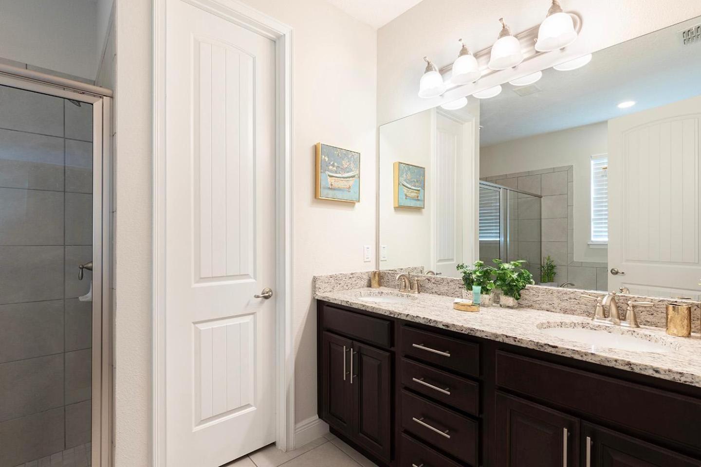 Sunny 8 Bdrm With Themed In Encore Holiday home Orlando