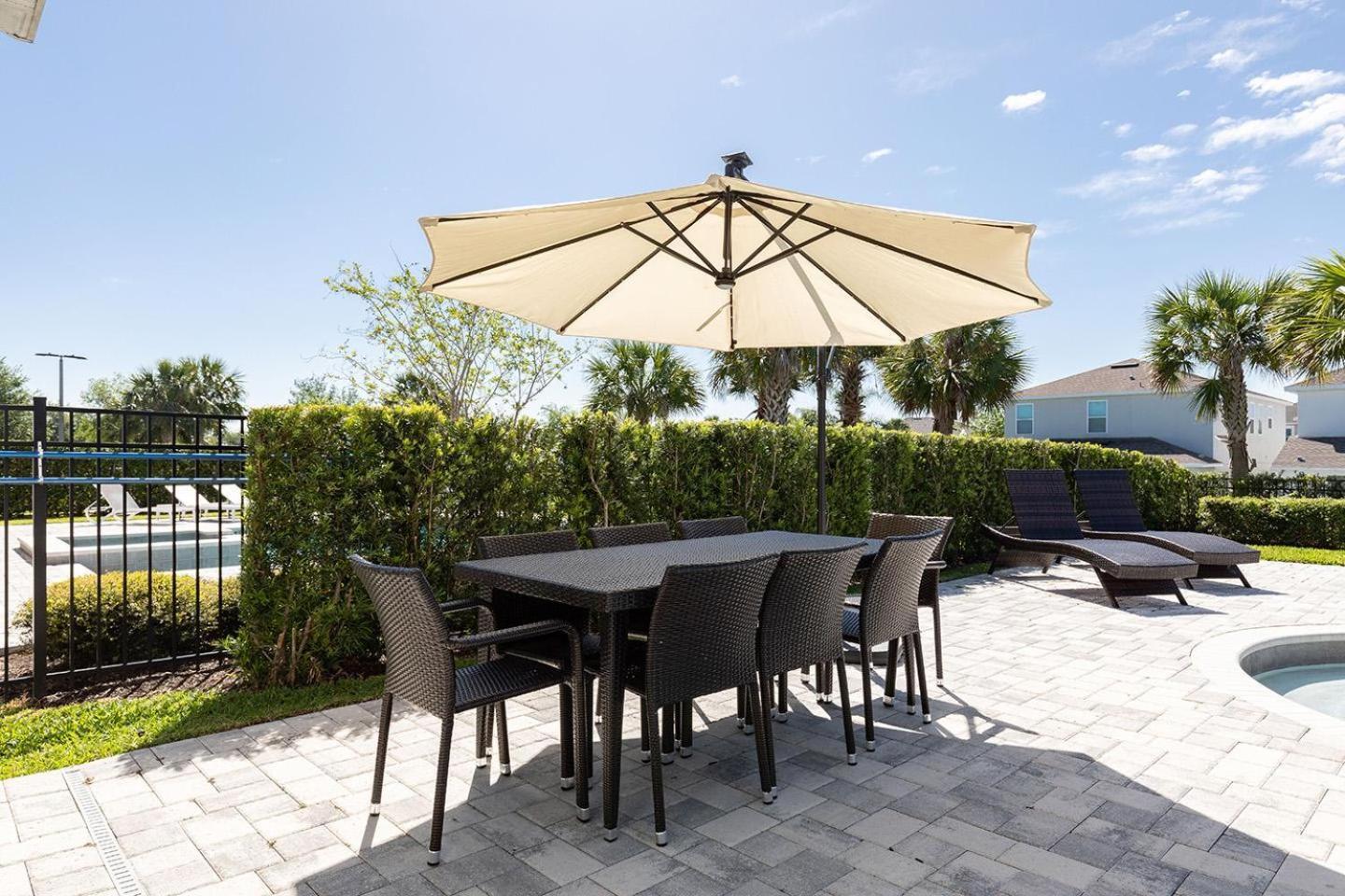 Sunny 8 Bdrm With Themed In Encore Holiday home *