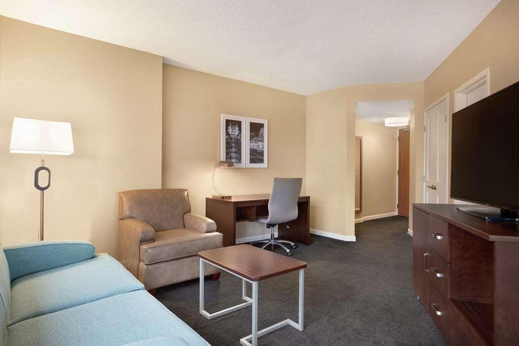 Doubletree By Hilton Downtown 4*