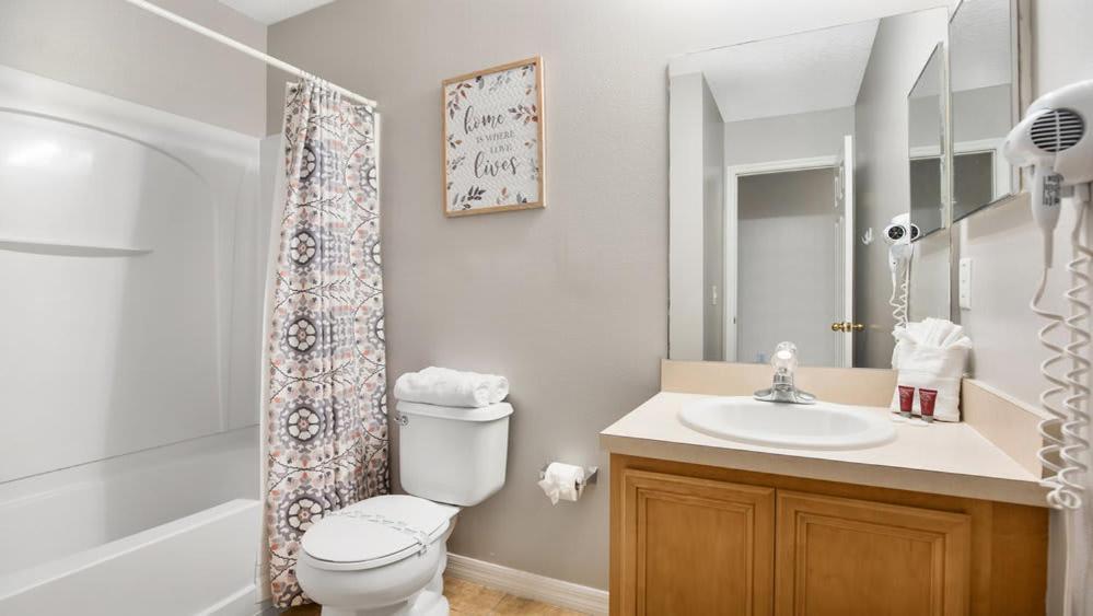 Holiday home Family Friendly Townhome Near Attractions *