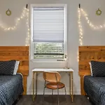 Pool Table, Bbq, Walking Distance To Local Gems