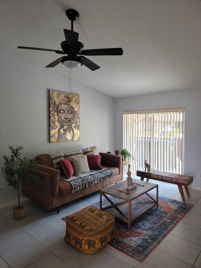Homestay Pily's Vintage Full Bed Orlando