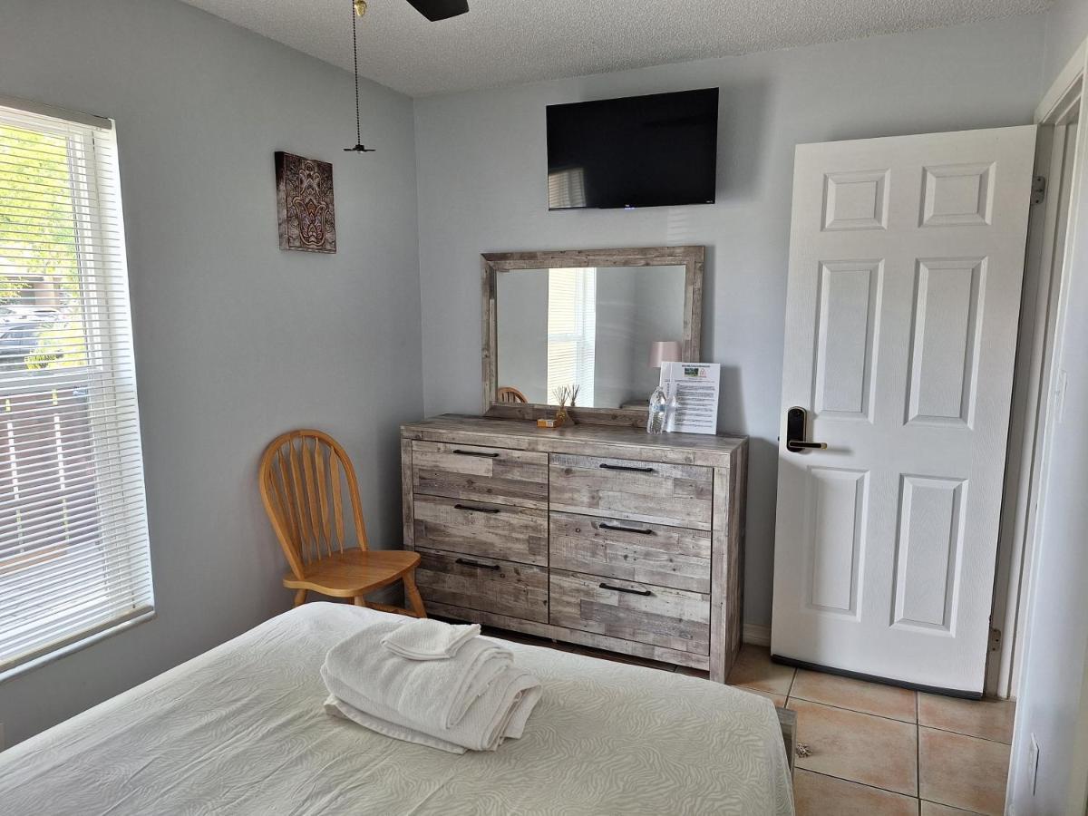 Pily's Vintage Full Bed Homestay