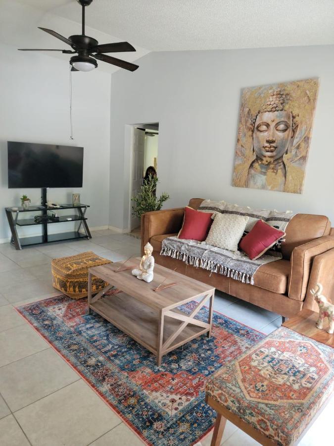 Homestay Pily's Vintage Full Bed