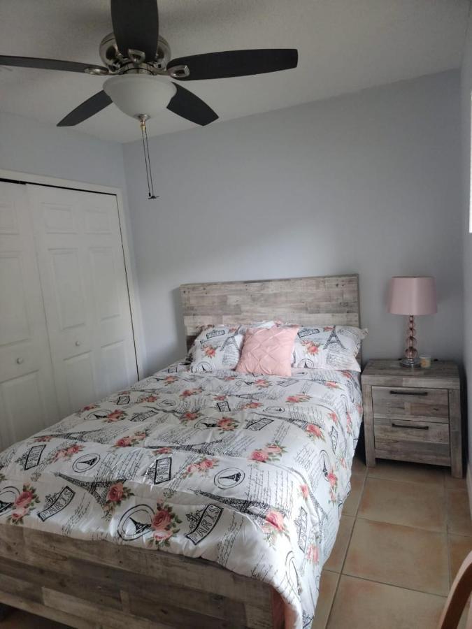 Pily's Vintage Full Bed * Orlando