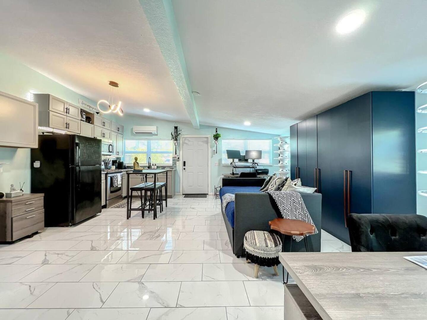 Pet-Friendly 1Br, 3 Beds, Wifi 10 Min To Dwntn! Holiday home Orlando