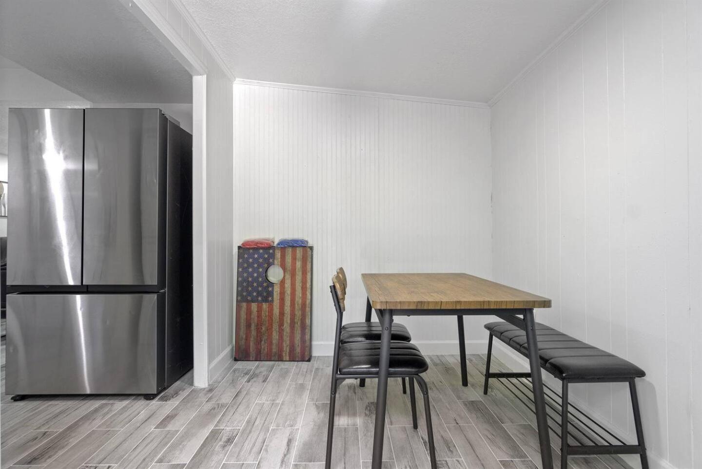 Private 3Br Unit Pet-Friendly Work Space! *