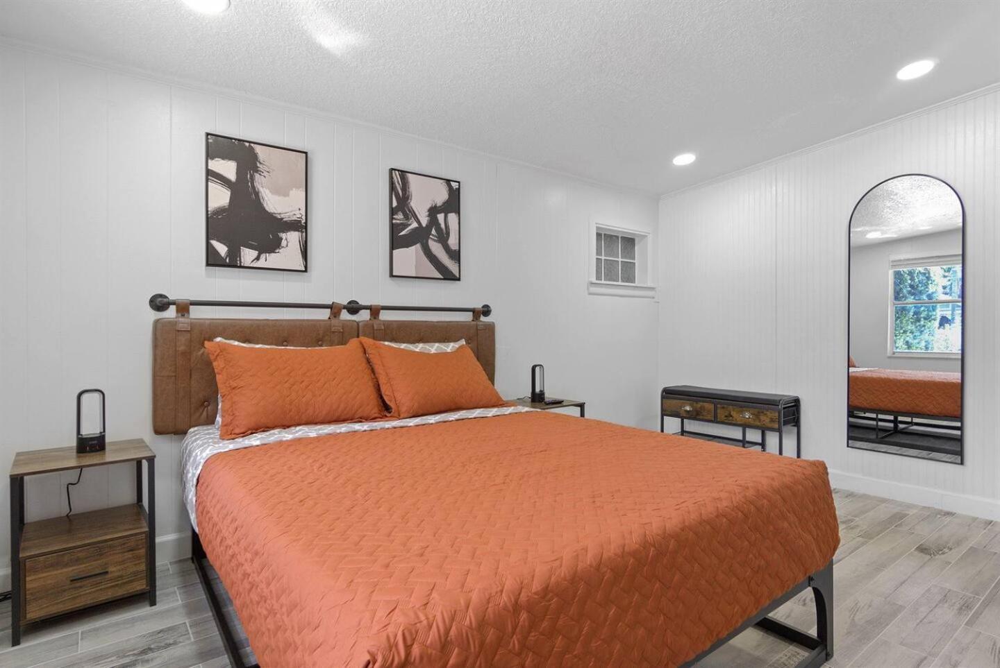 Private 3Br Unit Pet-Friendly Work Space! *