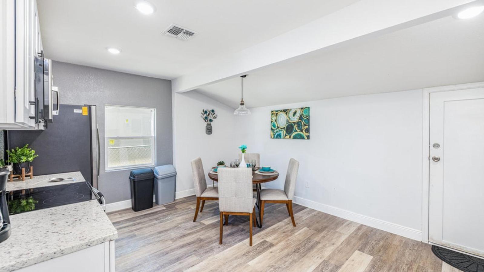 3Br, High-Speed Wifi, Pets Welcome Near Disney! Casa de férias *