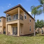 4 Bedroom Town Home On Regal Oaks