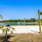 Comfy Disney Themed Oasis 1Br Near Parks Townhouse