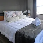 Universal Studios - Lake View 2 Bedrooms Apartment