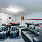 Enchanting Escape Private Pool Spa Games Room