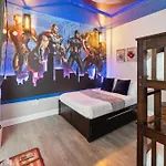 Modern 5 Bdr Family Themed Home With Harry Potter Games Room And Free Pool Heat