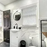 Affordable 1Br Wi-Fi, Pets Ok, Kitchen!