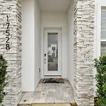 Hf-17528 - 4Br/3Ba Modern Home | Private Pool