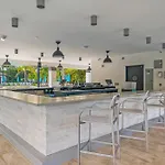 4102 Breakview Drive 409