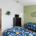 2563 Maneshaw