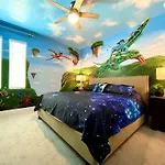 Cheerful 7 Bdrm Home With Cinema Room At Encore