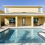 Unique Spacious 10 Bdrm Home With Backyard Pool At Encore