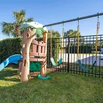 Fantastic Disney Vacation W Pool And Movie Theater
