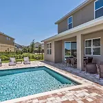 Bright Chic 6 Bdrm Villa With Games Room At Encore