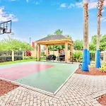 Studio Apartment W Pool & Hot Tub - Near Universal Studio