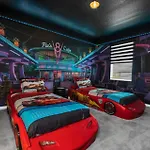 Relaxing Retreat With Home Theater 6331
