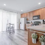 New! Fabulous Vista Cay Casa Bella Near All Theme Parks, And Walk To The Convention Center