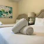 7613-8-Bl-Only 10 Minutes From Disney