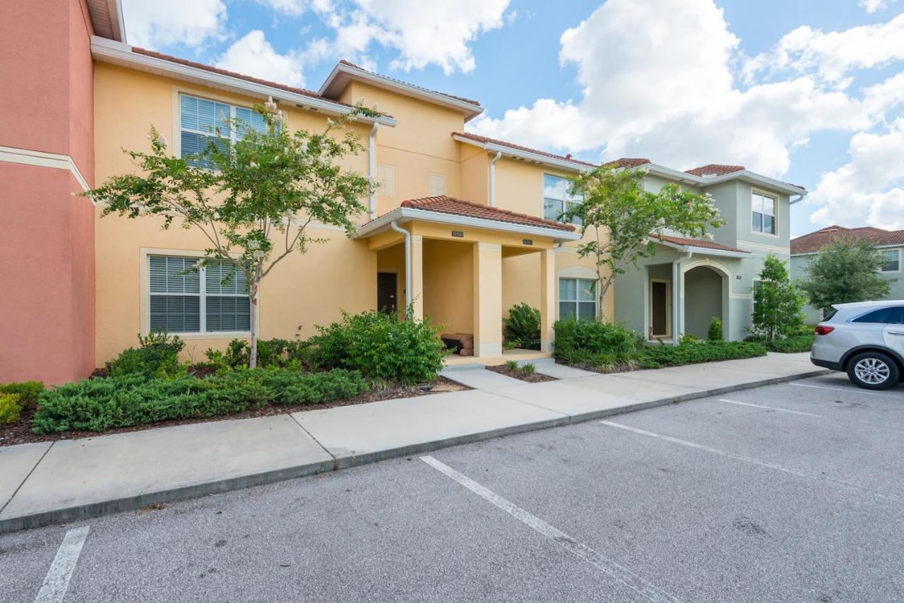 Apartment Contemporary Remodeled Townhome Near *