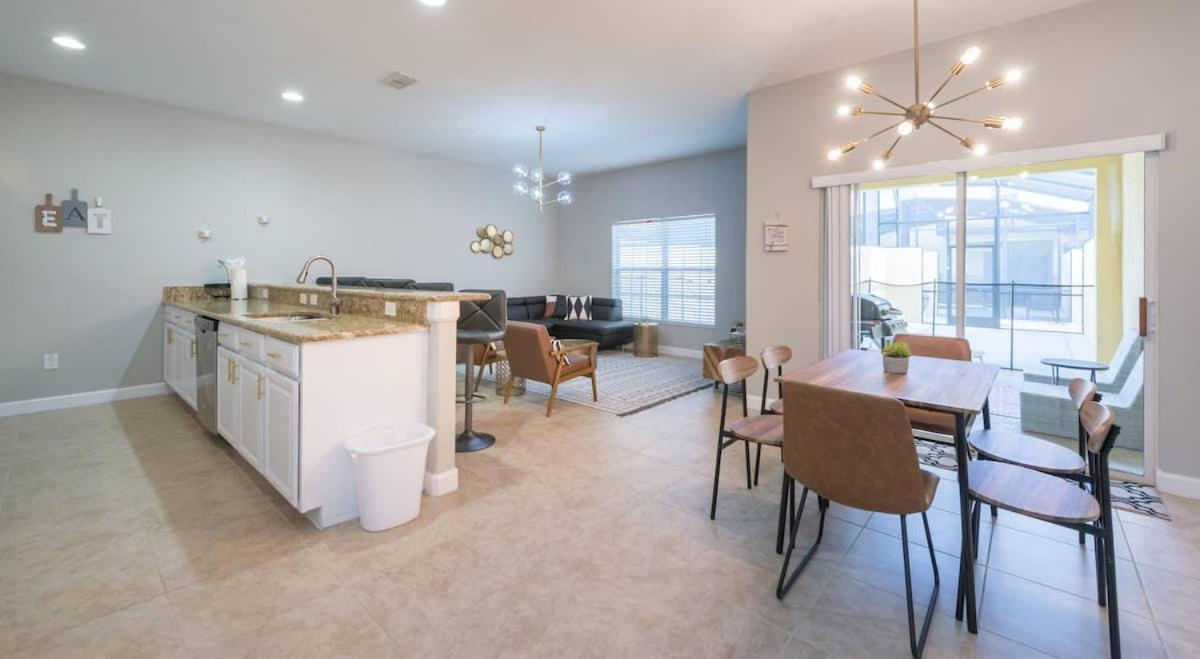 Contemporary Remodeled Townhome Near Apartment