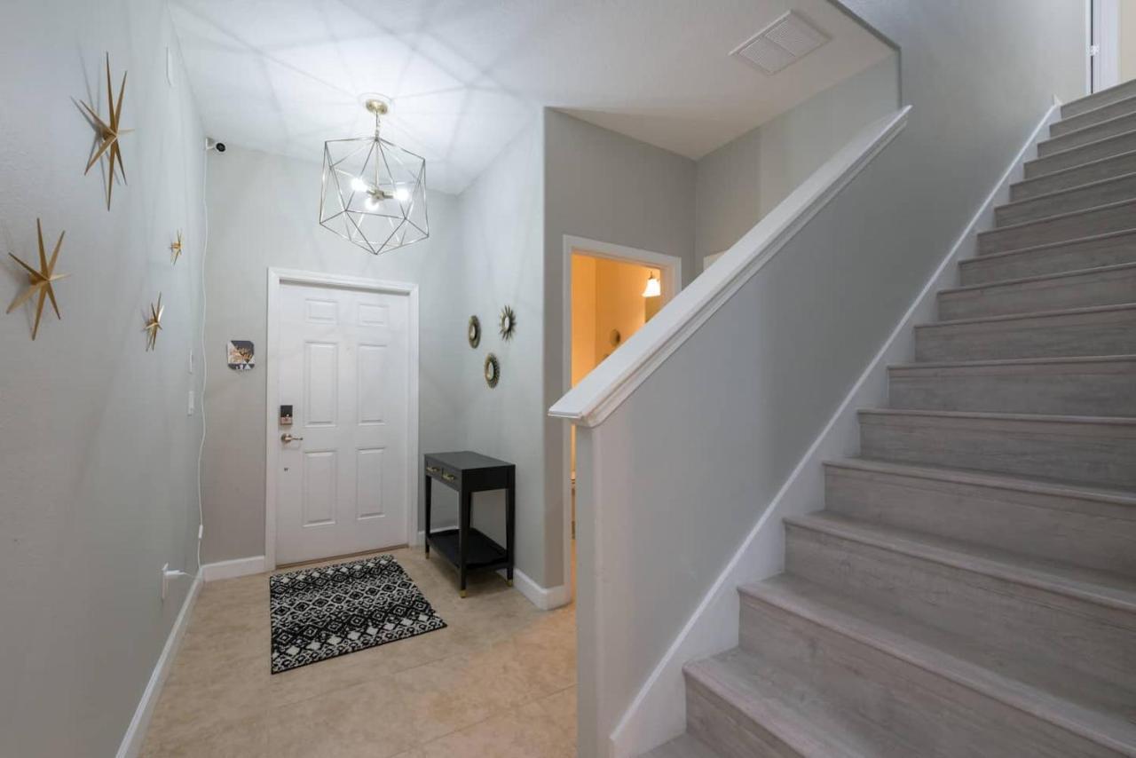 Contemporary Remodeled Townhome Near Apartment