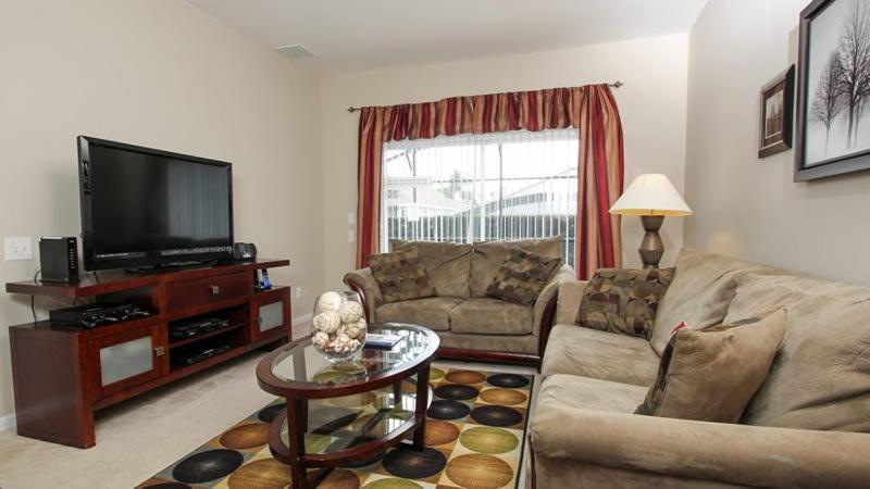4 Bedroom Pool Minutes From The Major Attractions Holiday home