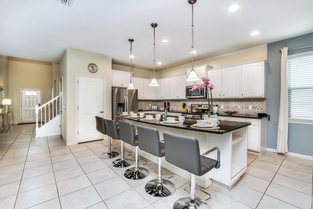 8877 Qin Loop Villa Orlando