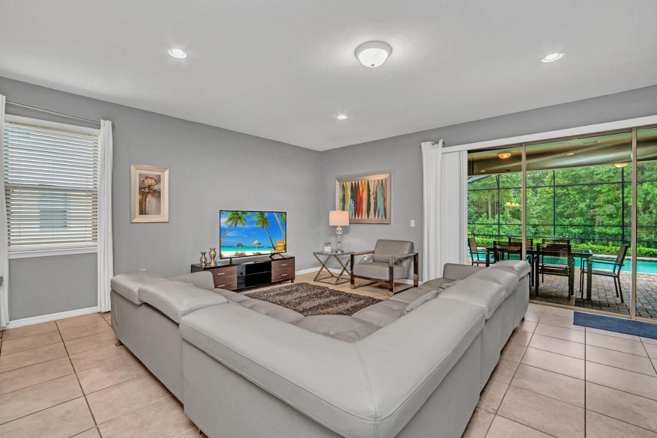 8877 Qin Loop Villa Orlando