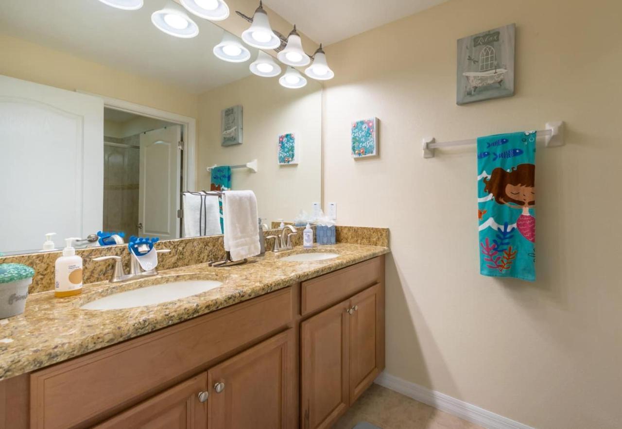 Apartment Contemporary Remodeled Townhome Near Orlando