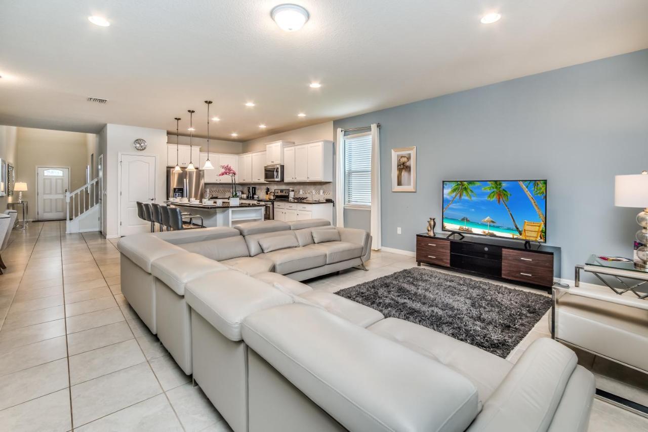 8877 Qin Loop * Orlando