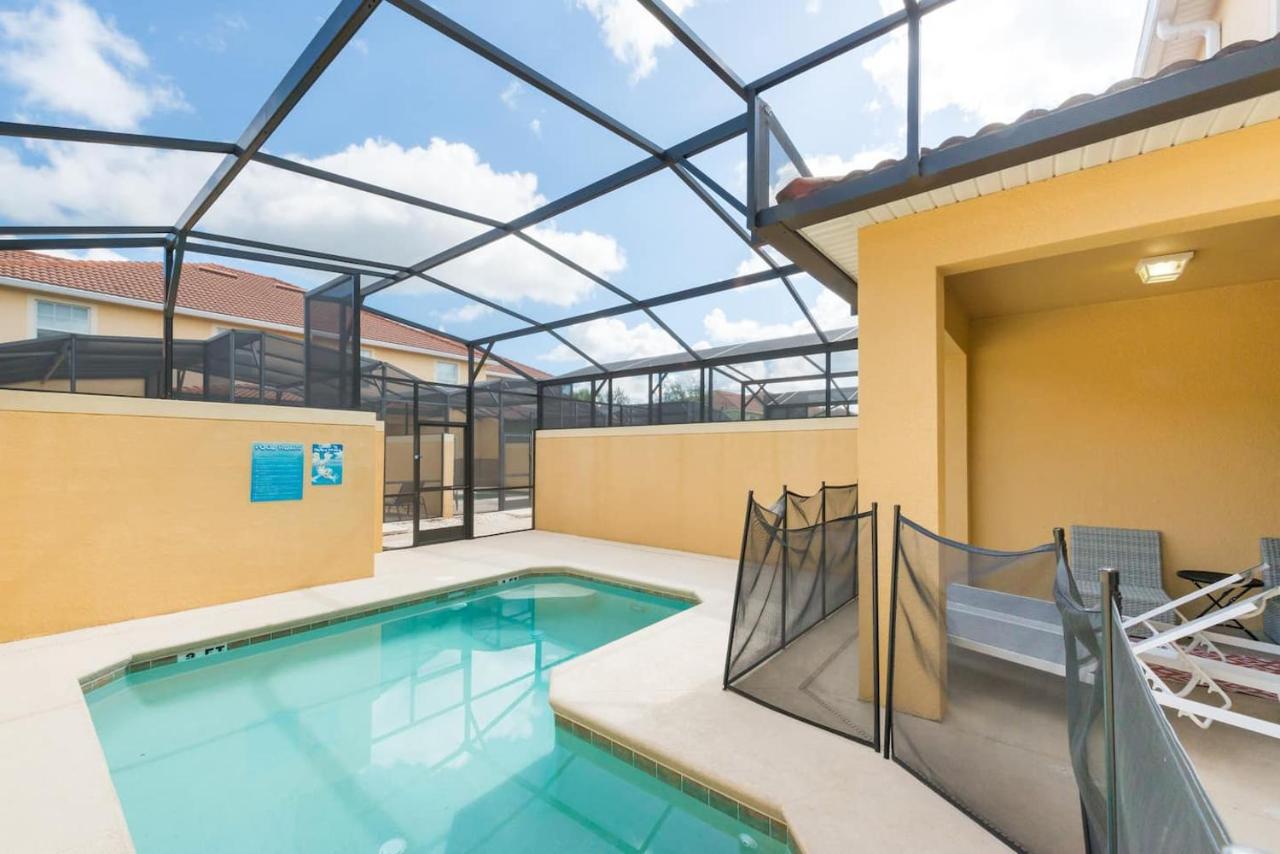 Contemporary Remodeled Townhome Near Apartment Orlando