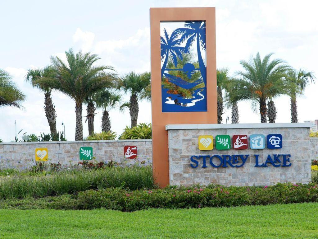 Royal Mansion At Storey Lakes Holiday home Orlando