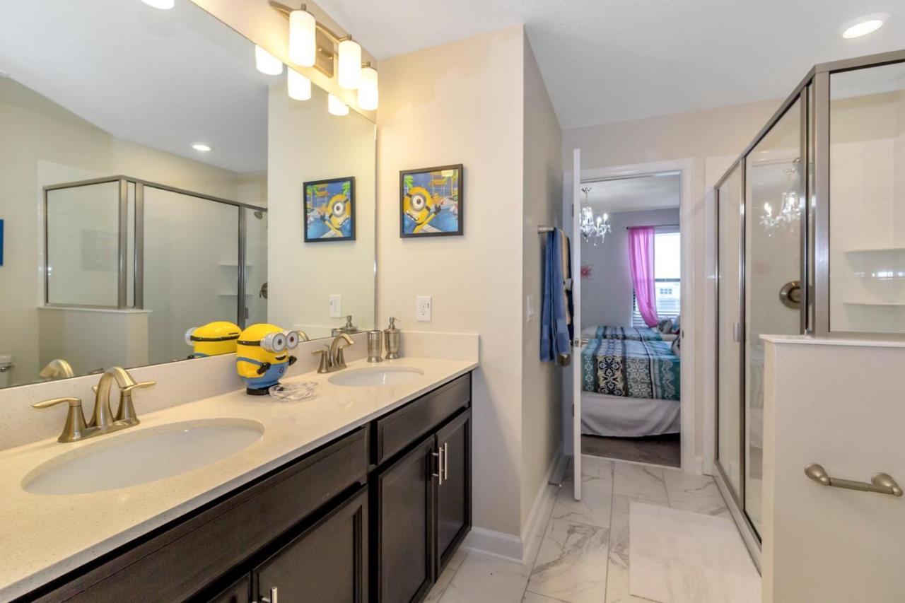 Royal Mansion At Storey Lakes Orlando