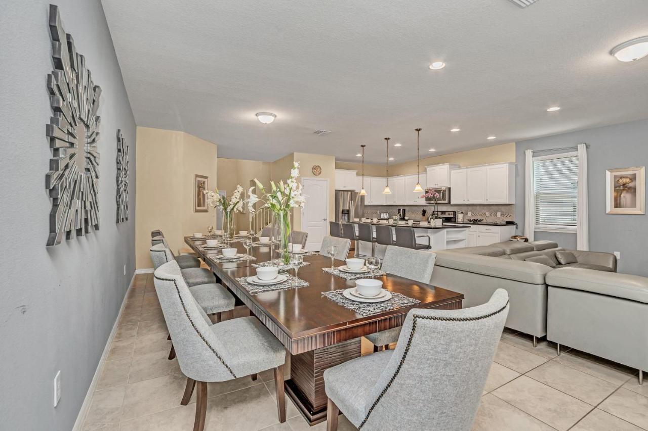 8877 Qin Loop Villa Orlando