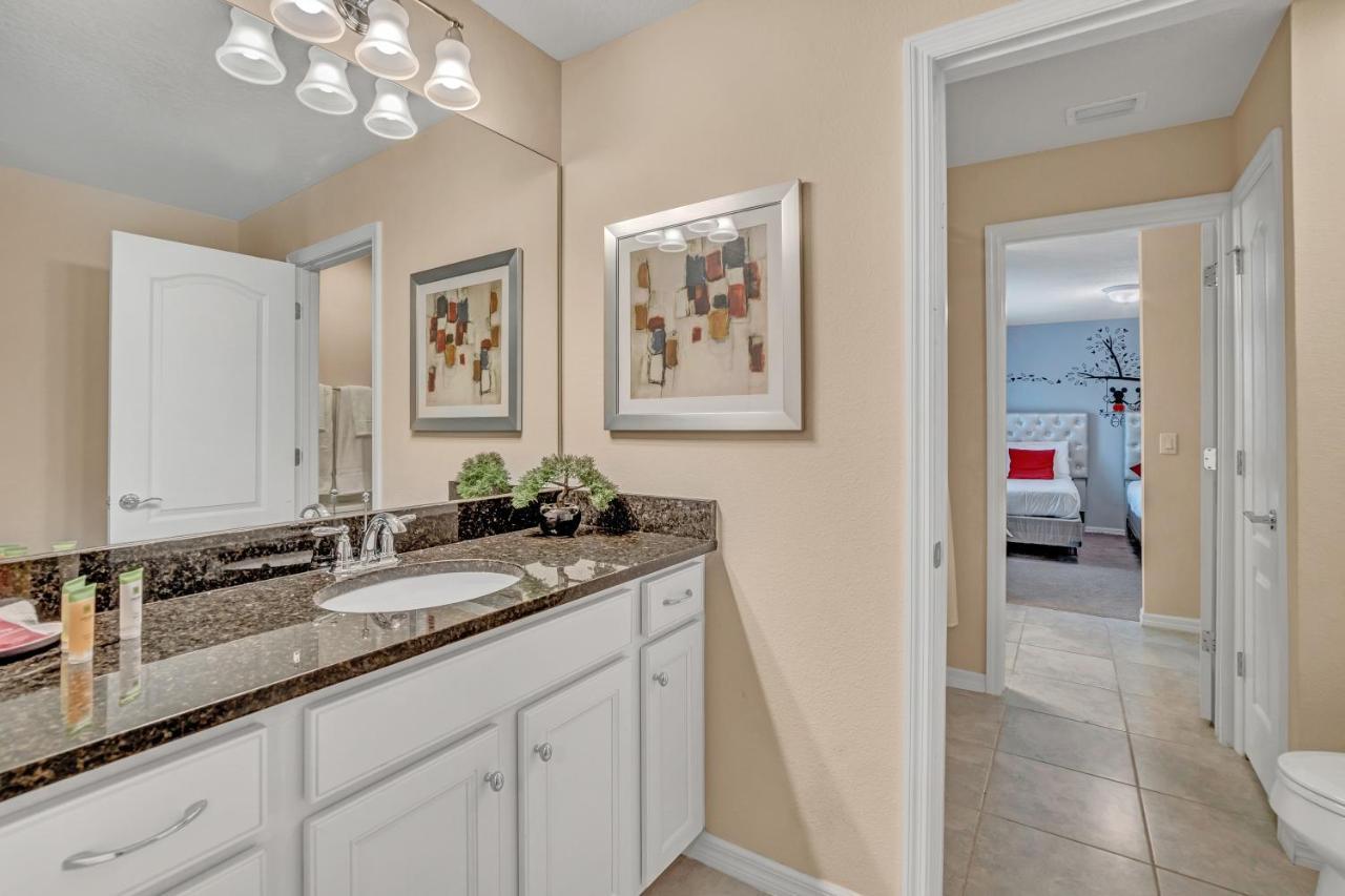 8877 Qin Loop Villa Orlando