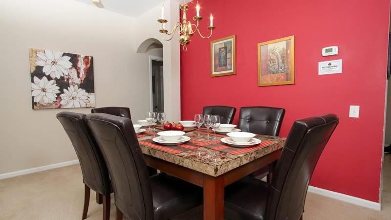4 Bedroom Pool Minutes From The Major Attractions Holiday home