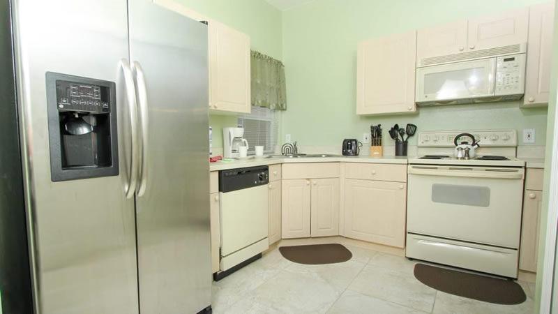 4 Bedroom Pool Minutes From The Major Attractions Holiday home