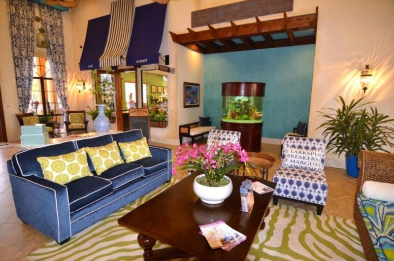 Gorgeous 5 Bed 4 Bath Townhome With Splash Pool In Paradise Palms *