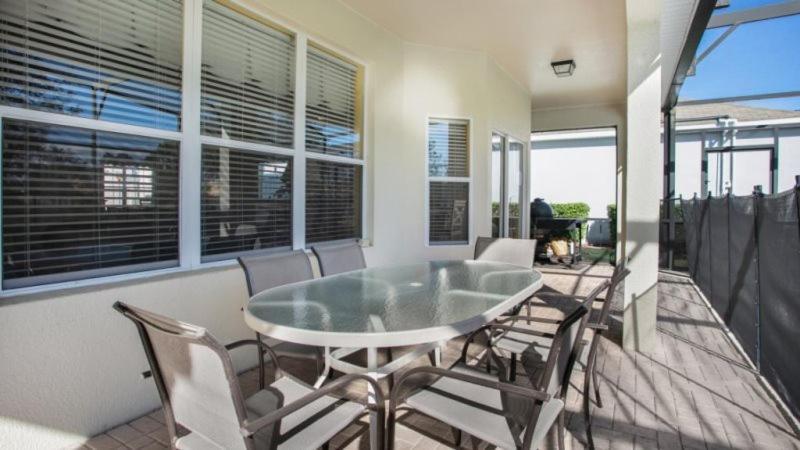 6 Bedroom Pool In Windsor Hills With Theater Holiday home *